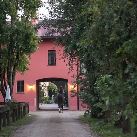 Vandrerhjem Scuderia La Colombera *